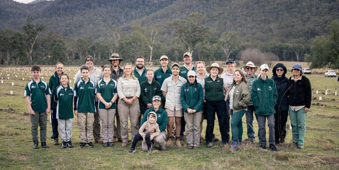 Taronga volunteers flock together to restore Regent Honeyeater habitat